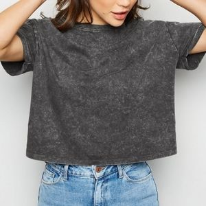 Chemistry acid wash short sleeve cropped tee shirt size small